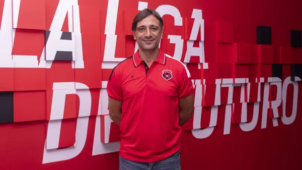 Martín Arriola se hará cargo del equipo. (