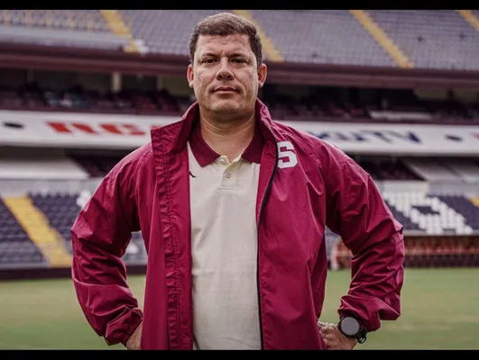 Roberto Castro ha sido elegido por Saprissa para la formación de sus jugadores. 