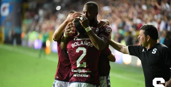 Jugadores de Saprissa celebran - Saprissa