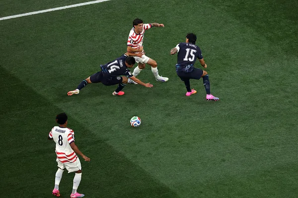 Pulisic está siendo una verdadera pesadilla para los densores albirrojos (Getty Images).
