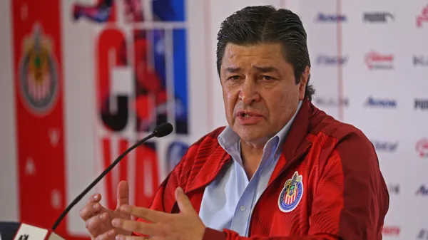 Luis Fernando Tena es tentado para volver a dirigir en la Liga Mx. (