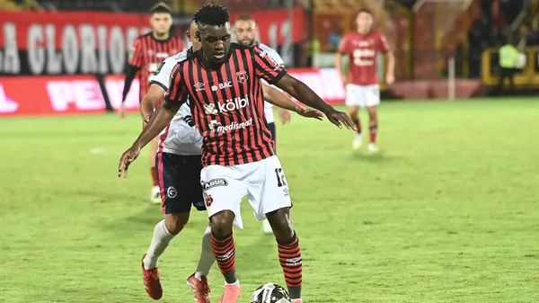 Joel Campbell, en acción contra Guadalupe. (
