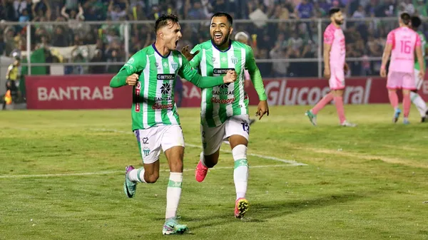 José Gálvez disputó 119 partidos con Antigua GFC, en los cuales anotó 5 goles -uno de ellos en la Copa de Campeones de la Concacaf- y dio 7 asistencias. (