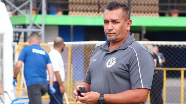 José Giacone venció a Alajuelense dirigiendo a Sporting.