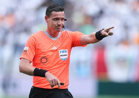 Abatti fue el primer árbitro brasileño en dirigir una final olímpica masculina de fútbol (Getty Images).