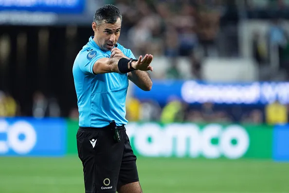 Mario Escobar será el árbitro del Canadá vs Honduras.- (