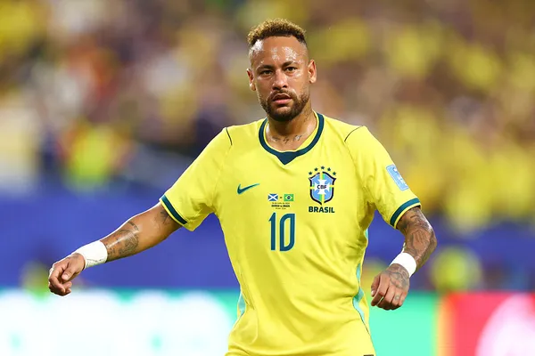 Neymar Jr iniciaría el partido ante Japón en el banco de suplentes (Getty Images).