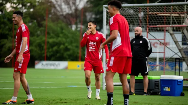 Tras el fogueo con Uruguay, se han incorporado al entrenamiento los legionarios Alejandro Bran, Julio Cascante, Manfred Ugalde y Juan Pablo Vargas. (