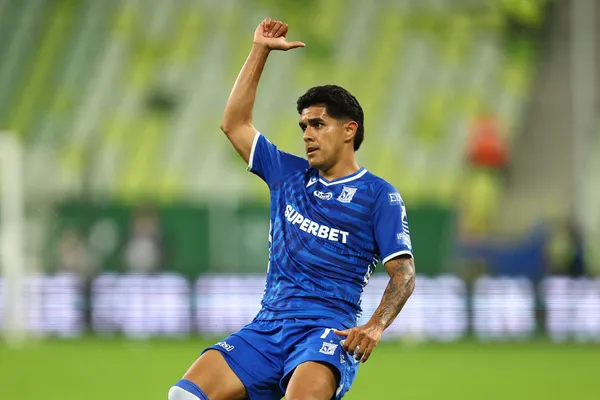 Luis Palma se encuentra a préstamo en Lech Poznan de Polonia.