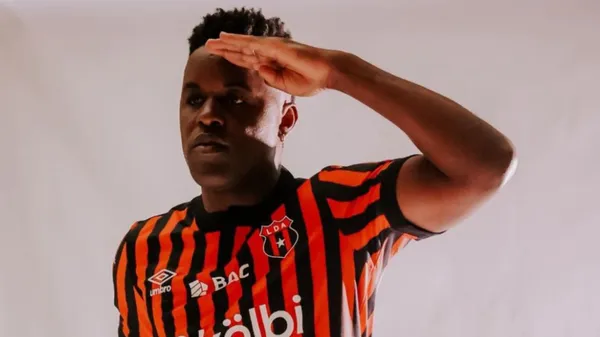 Joel Campbell tiene contrato hasta junio de este año.