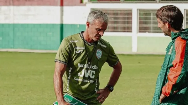 Pablo Lavallén volverá a los banquillos tras ser suspendido por la Liga Nacional de Honduras.