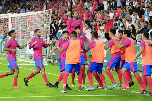 Municipal celebra el gol con el que terminó conquistando la Copa Independencia 2024. (