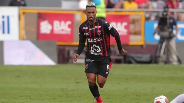 Alex López sigue teniendo un valor alto y podría irse en este mercado.