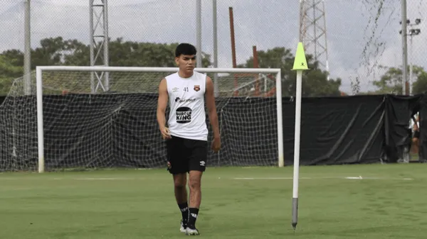Leonardo Menjívar necesita sumar minutos y sería a préstamo. (