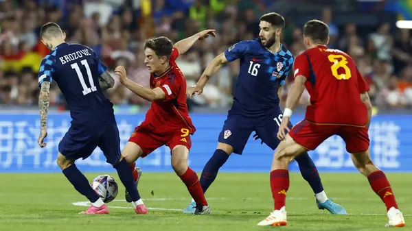 España y Croacia se vieron las caras por última vez en la final de la UEFA Nations League. Si bien empataron 0-0 en el tiempo regular, la Roja campeonó al imponerse 5-4 en los penales. (