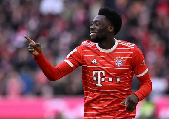 Alphonso Davies con el Bayern de Múnich 
