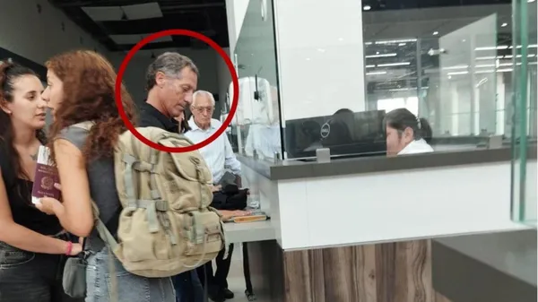 Pedro Troglio en el Aeropuerto Internacional de Palmerola. (