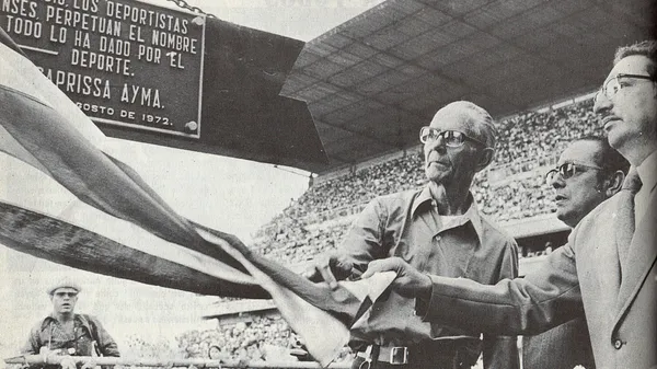 Ricardo Saprissa Aymá, durante la inauguración del estadio que lleva su nombre. (