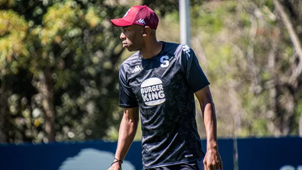 Wanchope lleva días al mano del banquillo del Saprissa.