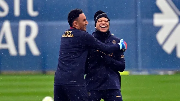 Keylor Navas jugaría en España como Mbappé en la próxima temporada. (