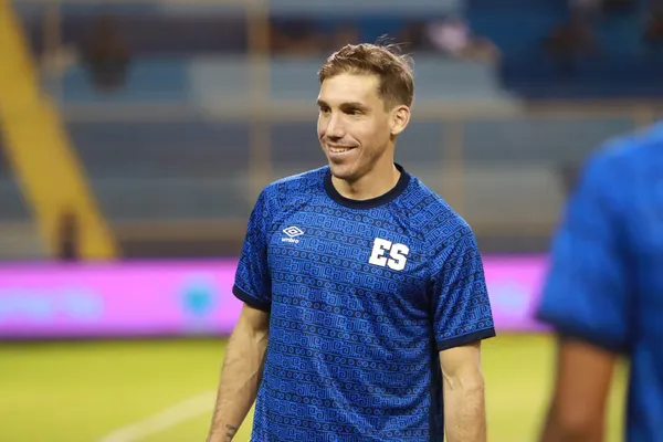 Pablo Punyed con El Salvador. (