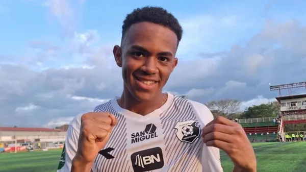 Shawn Johnson se irá cedido de Herediano.