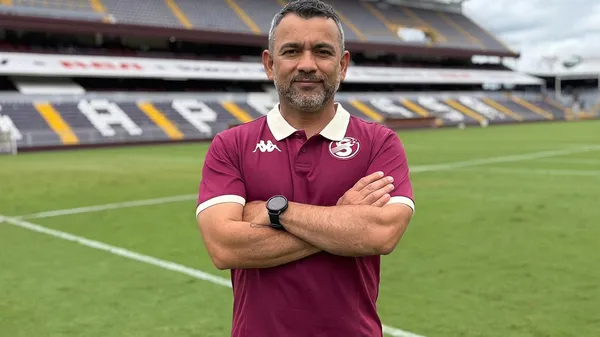 Erick Sánchez fue presentado en Saprissa. (