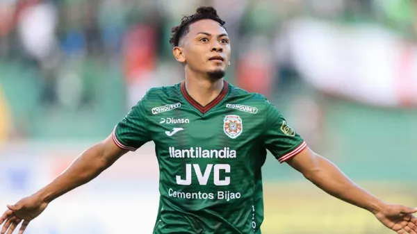 Alexy Vega no será fichado por Alajuelense. (