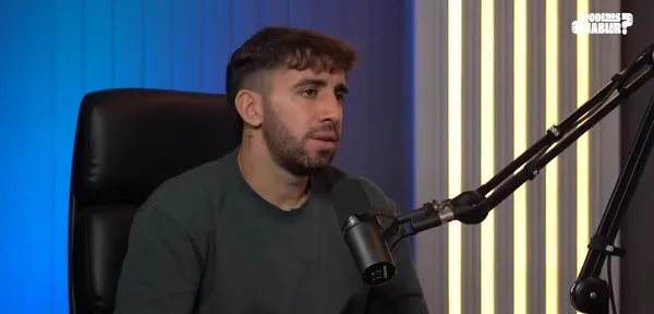 Agustín Auzmendi durante el podcast "Podemos Hablar"