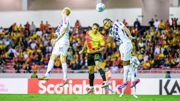 Herediano y Real Salt Lake empataron 0-0 en el Estadio Nacional. (