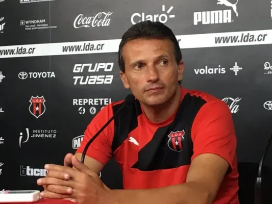 Josef miso pudo haber jugado en Saprissa.