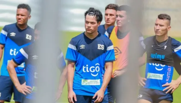 Francis Castillo aprovechó su problema con Cádiz y se fue a entrenar con El Salvador. (