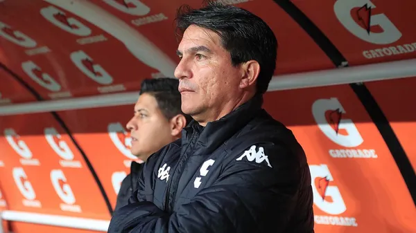 Vladimir Quesada camina al borde del abismo (Rafael Pacheco Granados).