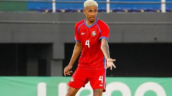Eduardo Anderson con la Selección de Panamá (Fepafut)