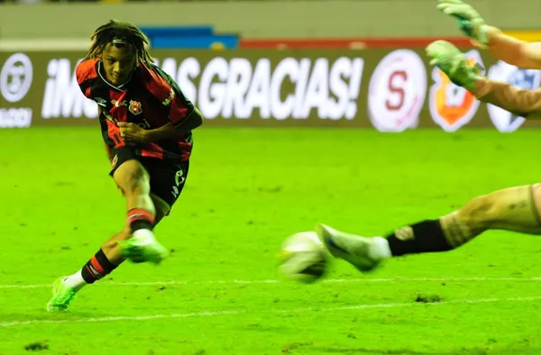 Akenai Samuels jugó el 90 Minutos por la Vida (Marvin Caravaca).
