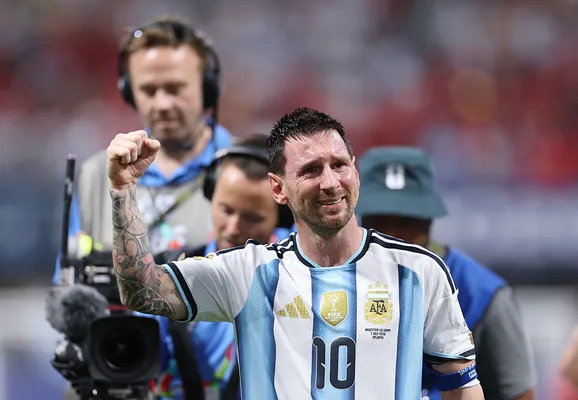 Lionel Messi se emocionó hasta las lágrimas tras eliminar a Egipto (Getty Images).