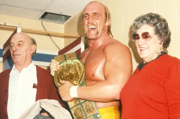 Hulk Hogan junto a sus padres Peter y Ruth.