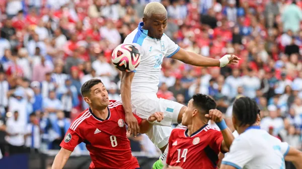La última vez que se enfrentaron, Costa Rica venció 3-1 a Honduras en el repechaje de la Nations League. (