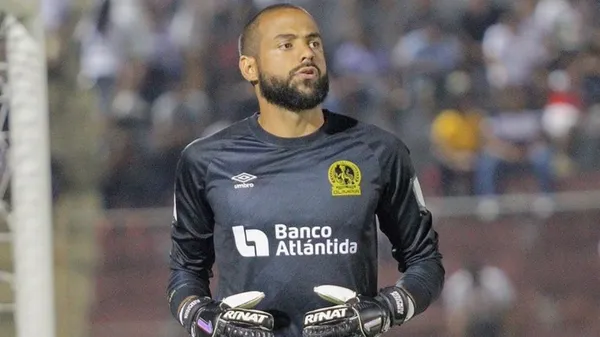 Edrick Menjívar se terminó quedando en Olimpia y buscará su décimo título de Liga Nacional.