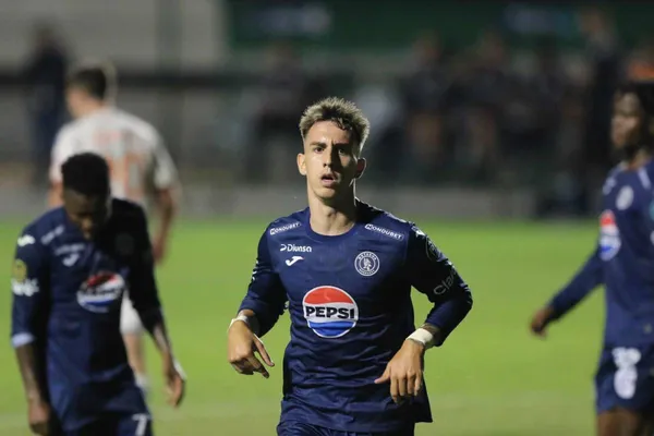 Rodrigo Auzmendi volverá a jugar hasta la fecha 13 del torneo Clausura 2025.