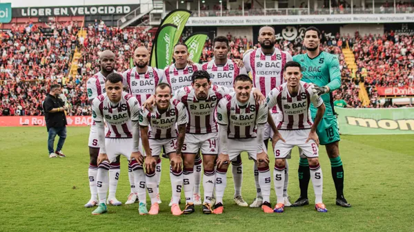 El Comandante Fidel Escobar volvió en el clásico y jugó los 90'. (Saprissa)