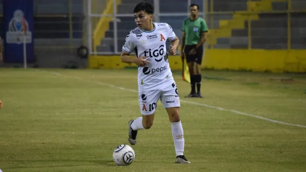 Leonardo Menjívar jugó sus primeros minutos en Alianza. (