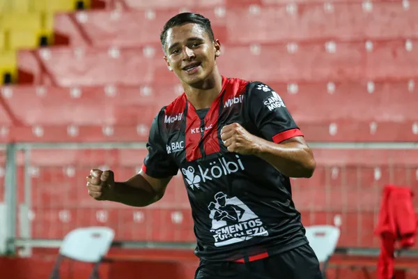 Doryan Rodríguez con la camiseta de la Liga. (