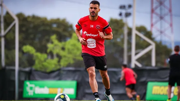 Iago Falque podría irse de Alajuelense en enero. (IMAGO)