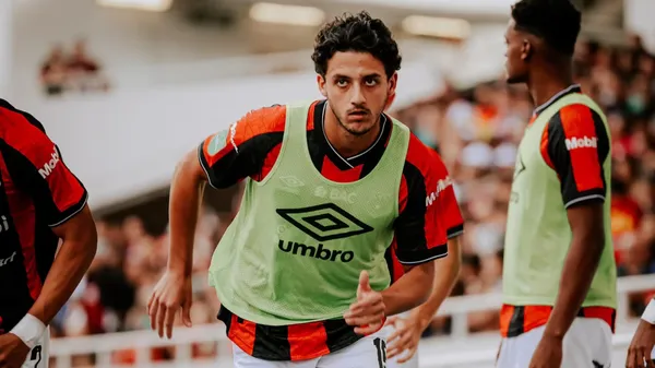Samadian pasó de vivir en Irán a formarse en Alajuelense. (