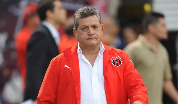 Raúl Pinto se desvinculó de Alajuelense tras el fracaso en el Clausura 2026 (Al Día).