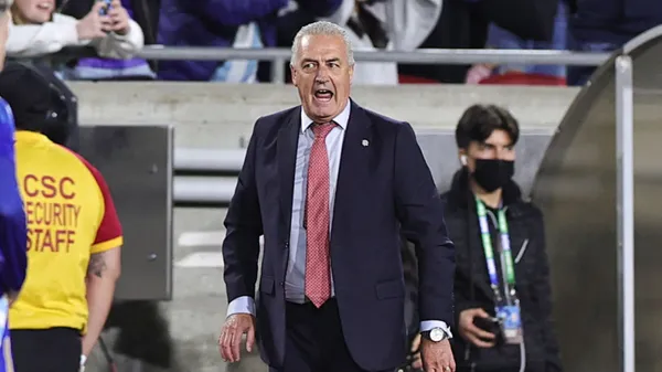Gustavo Alfaro está molesto con algunas falencias del fútbol costarricense. (
