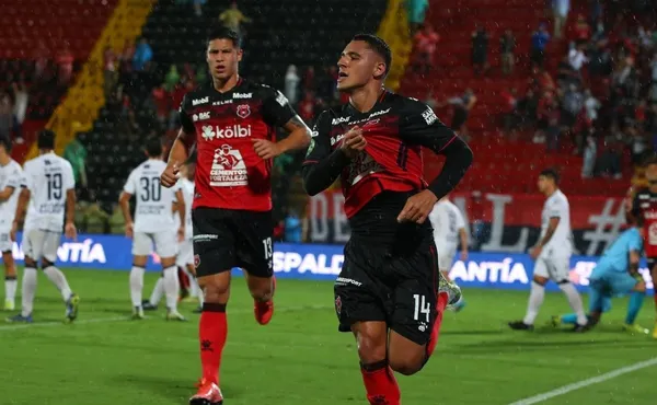Doryan Rodríguez vuelve a Alajuela (LDA).