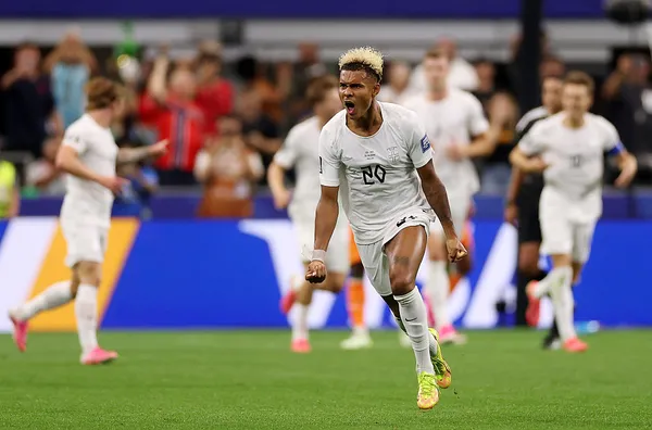Antonio Nusa no tuvo un buen partido ante Brasil y lo terminó pagando caro (Getty Images).