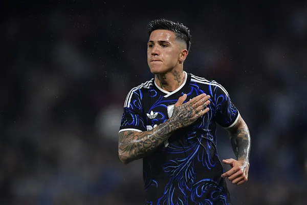 Argentina cuida a Enzo Fernández contra Jordania (Getty Images).